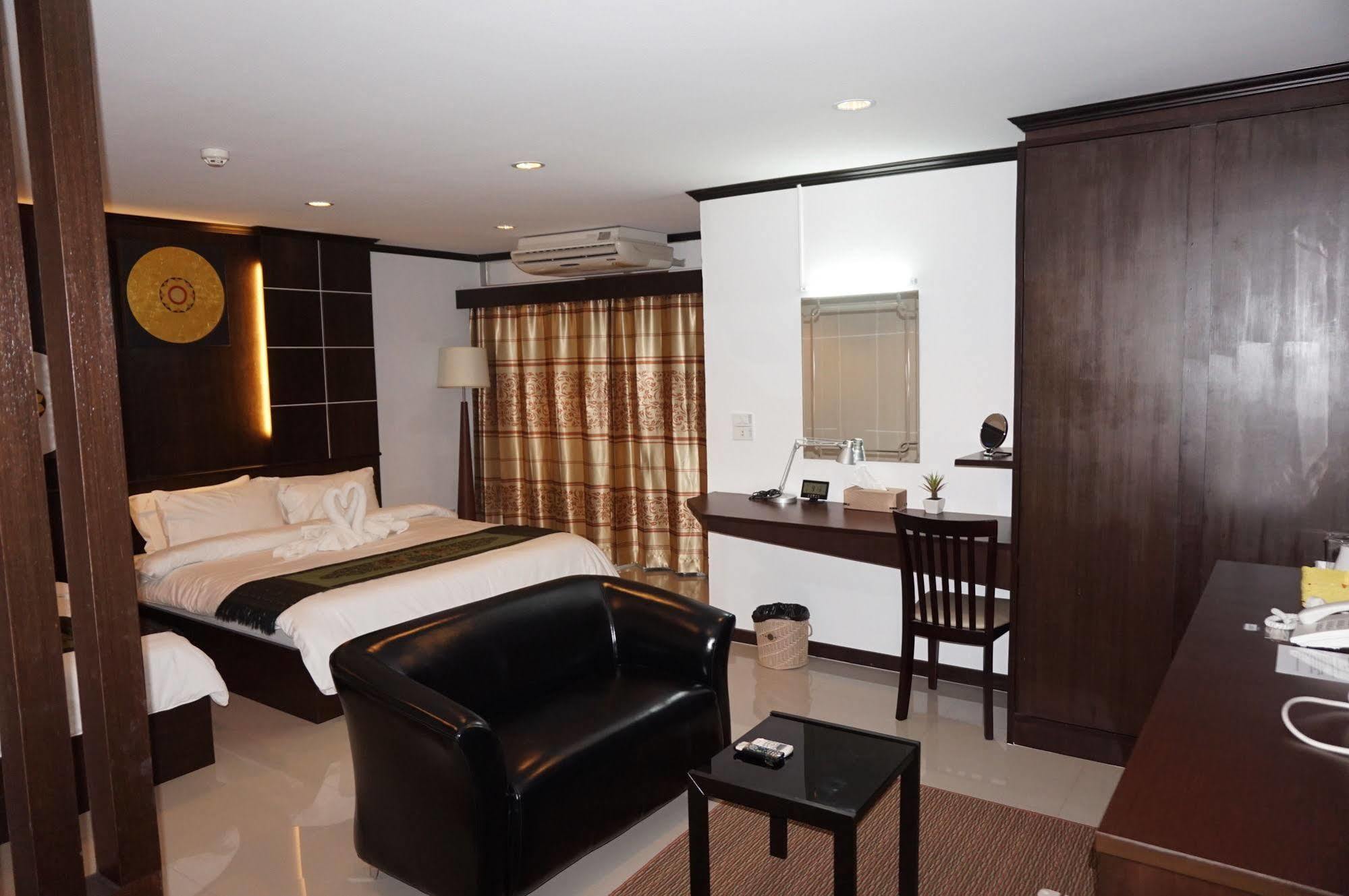 The Next Grand Hotel Khon Kaen Esterno foto