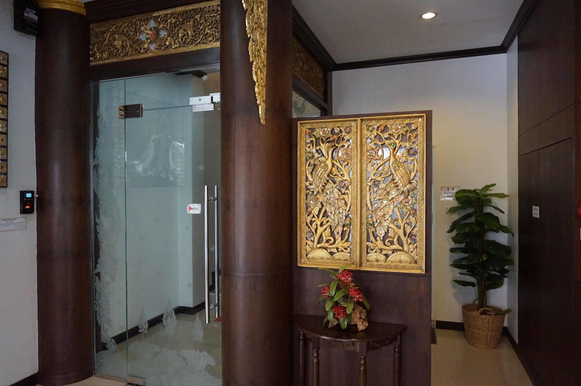 The Next Grand Hotel Khon Kaen Esterno foto